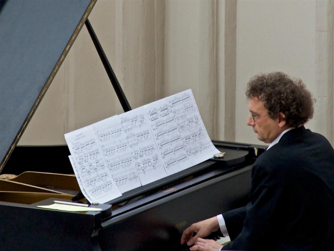 Lunchconcert in de Historische Kerk Souburg pianist Edgar van Boven